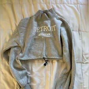 Prettylittlething cropped sweater